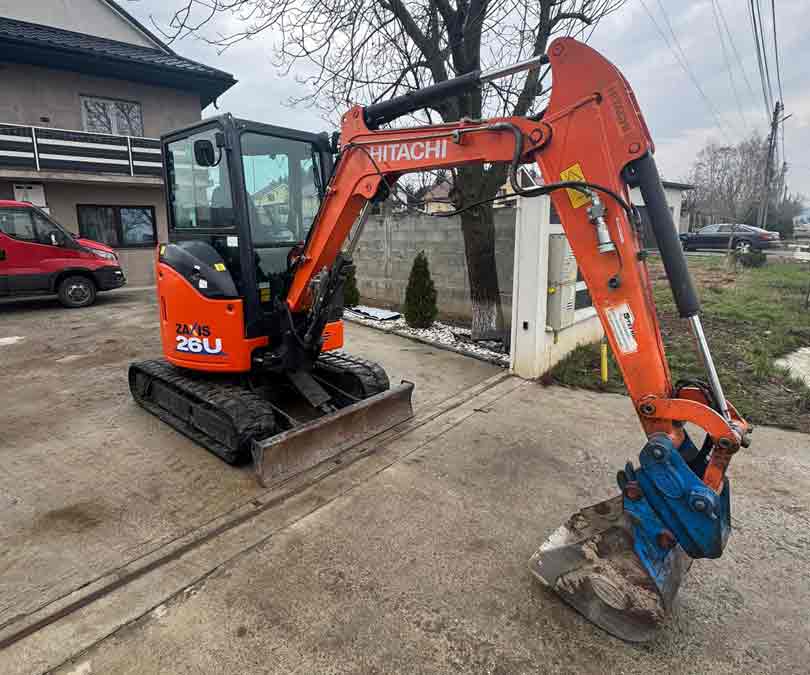 GC-Utilaje-Hitachi-ZX26U-3-810x675